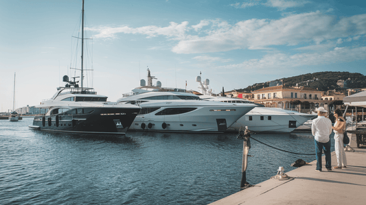 eine Yacht Szene in St Tropez